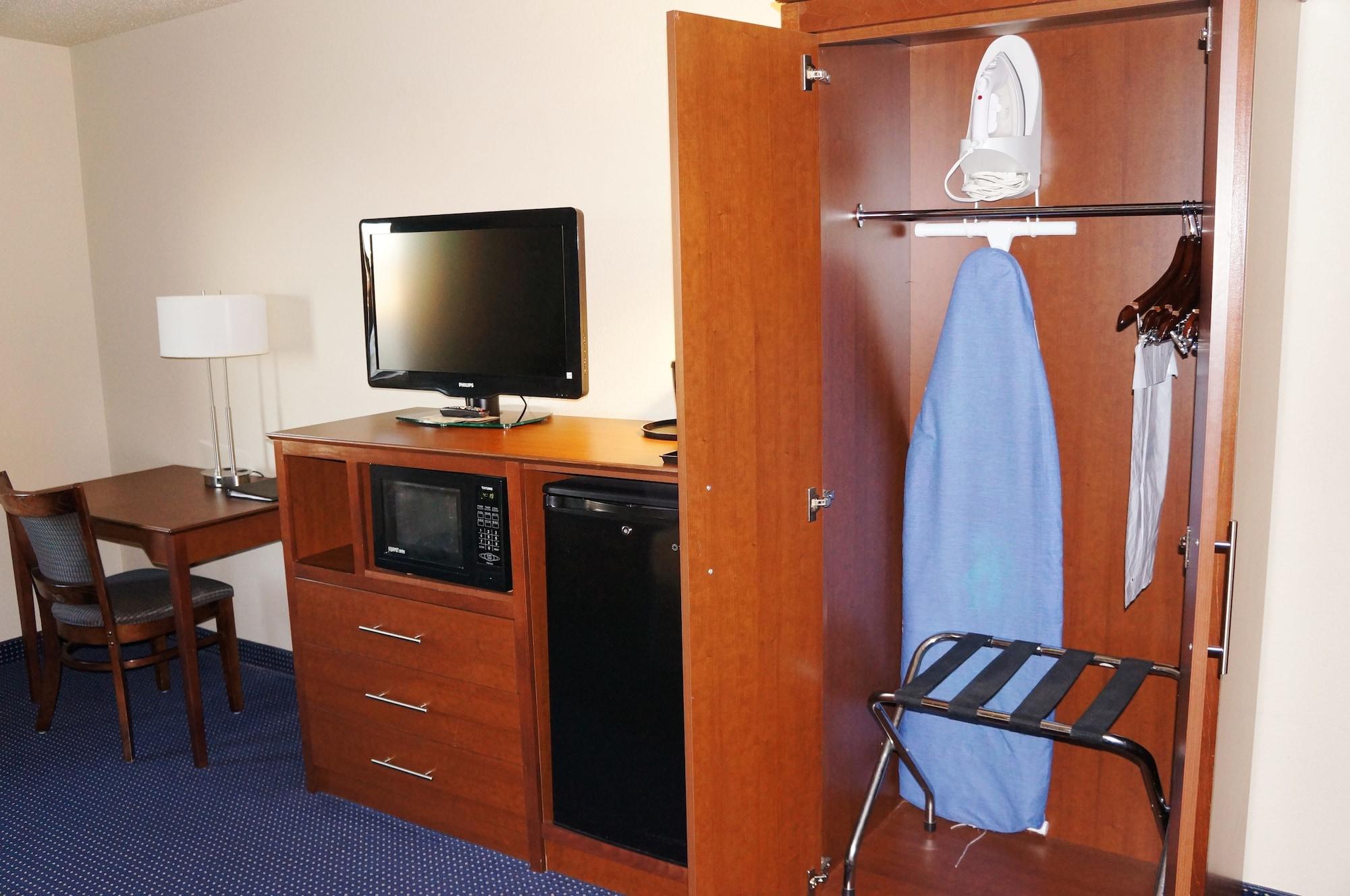 Americinn By Wyndham Fort Dodge Bagian luar foto