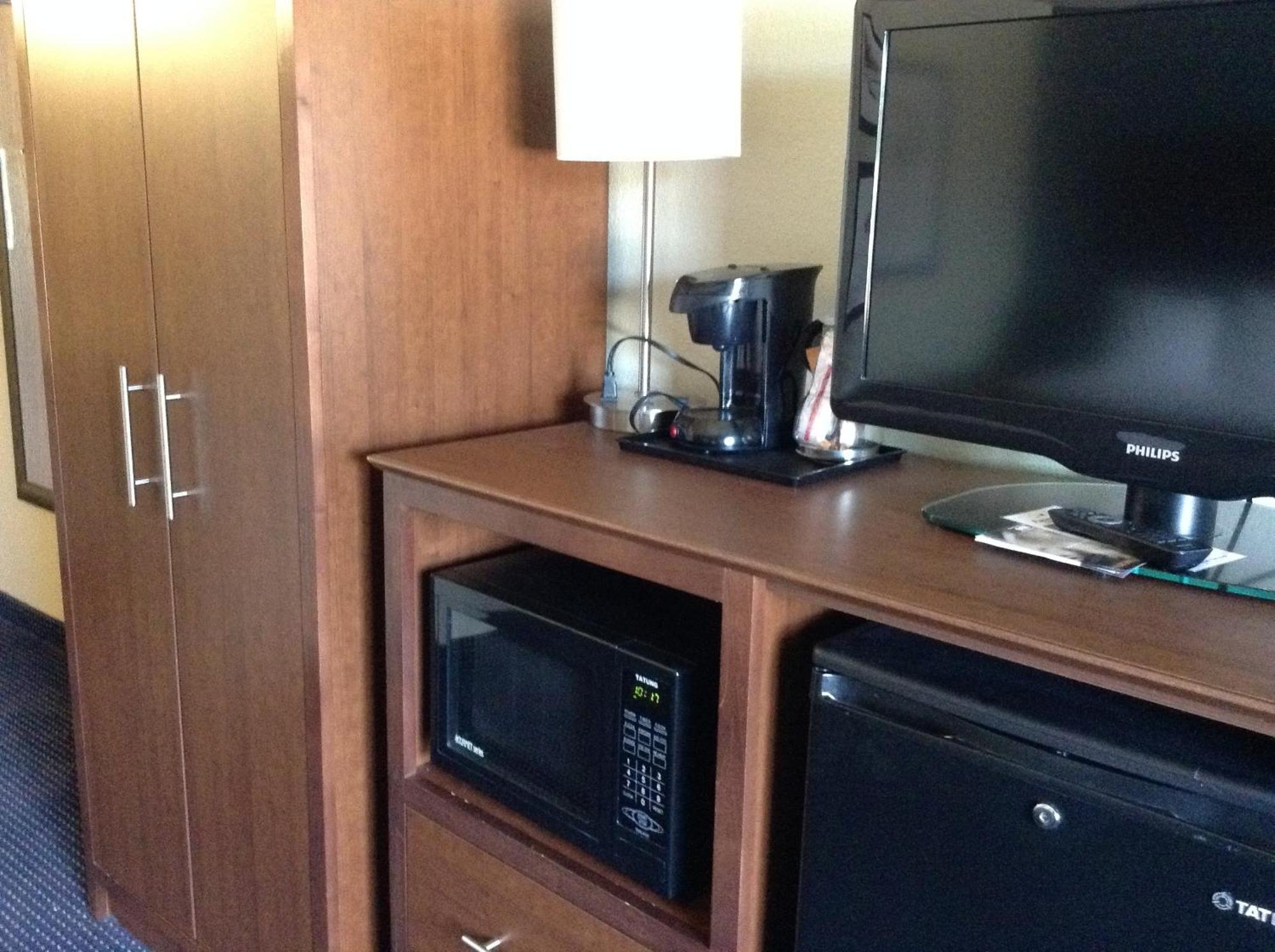 Americinn By Wyndham Fort Dodge Bagian luar foto