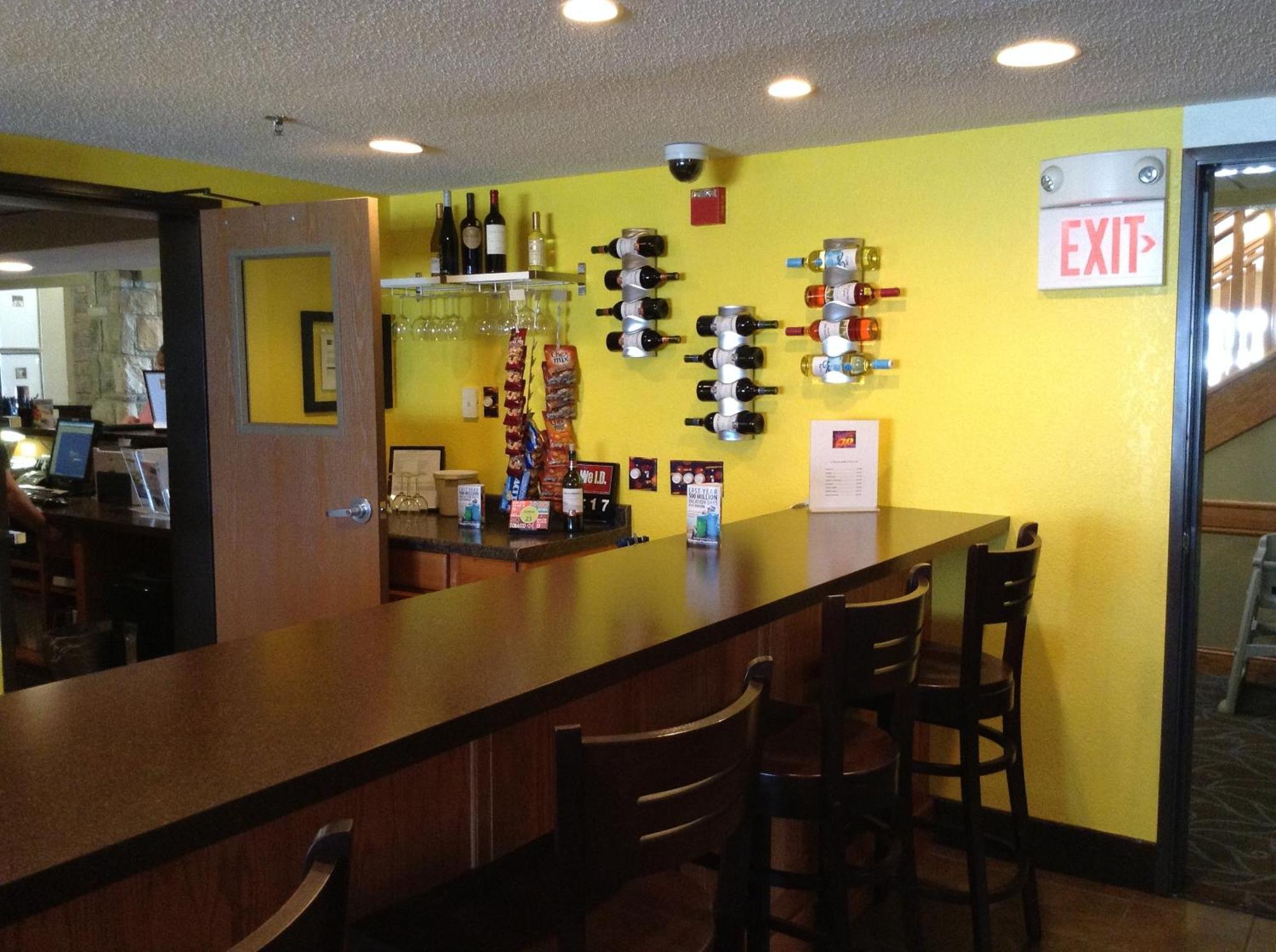 Americinn By Wyndham Fort Dodge Bagian luar foto