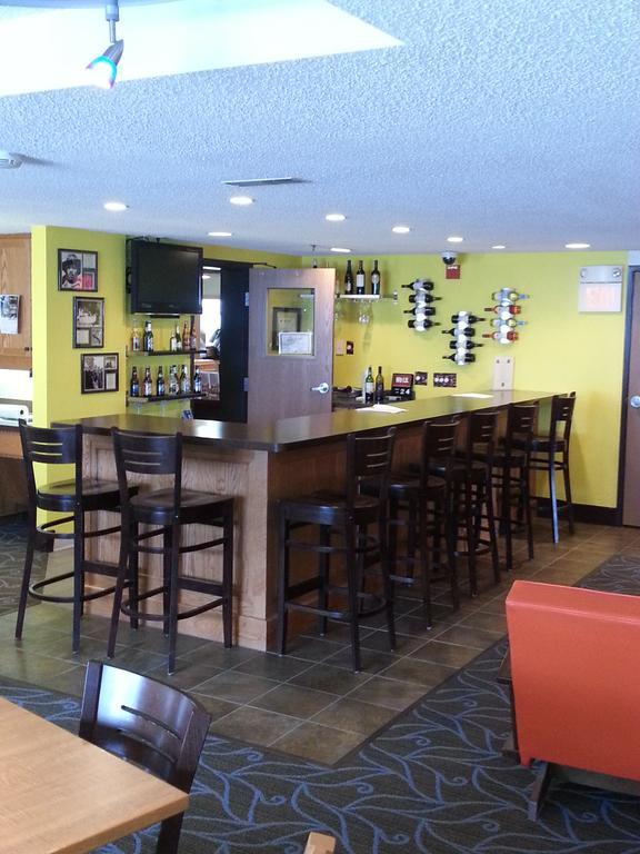 Americinn By Wyndham Fort Dodge Bagian luar foto